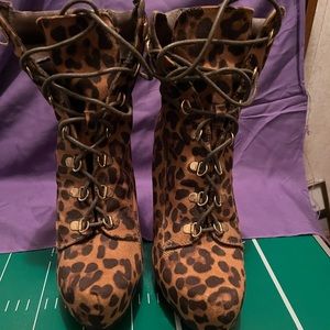 5” spike combat style boots